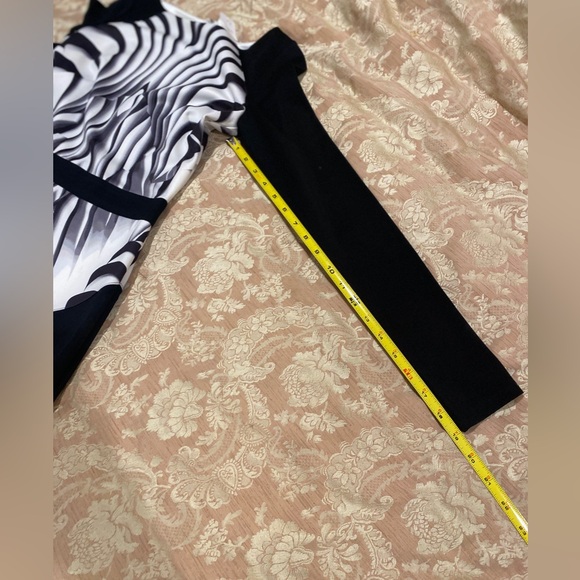 Bebe Size Small Long Sleeved Print Block Scuba Dress Robe Scuba Motif NWT - Picture 10 of 16